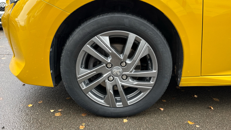 Peugeot 208 1.2 PureTech 100 Active Premium 5dr EAT8 Petrol Hatchback